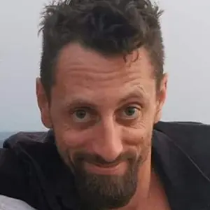 Aya Atma Salarié Pierre