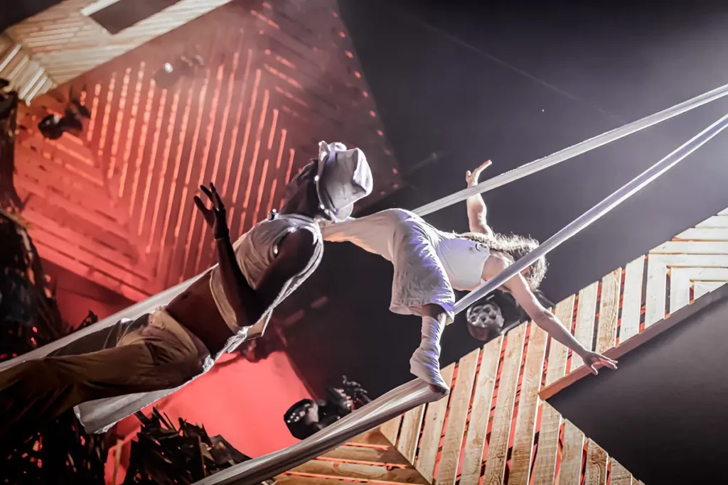 Out Of The Void #3 2025 - Performances Echasses et Tissus Aerien 📷 Nicolas Acidophilius